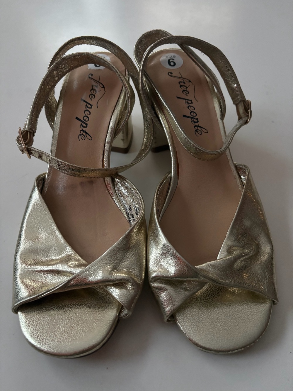 FREE PEOPLE Gisele Metallic Gold Leather-Block Heel Sandals Women’s Sz 6